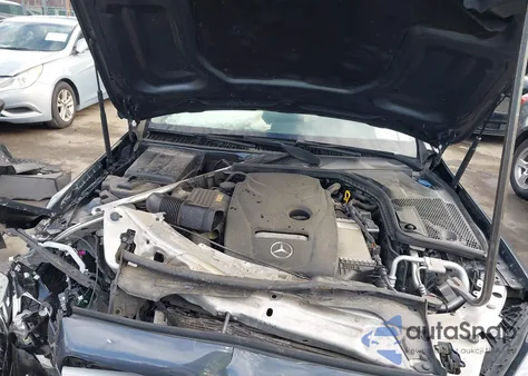 2016 Mercedes-Benz C 300 4Matic из США, поврежденный, VIN 55SWF4KB4GU138312